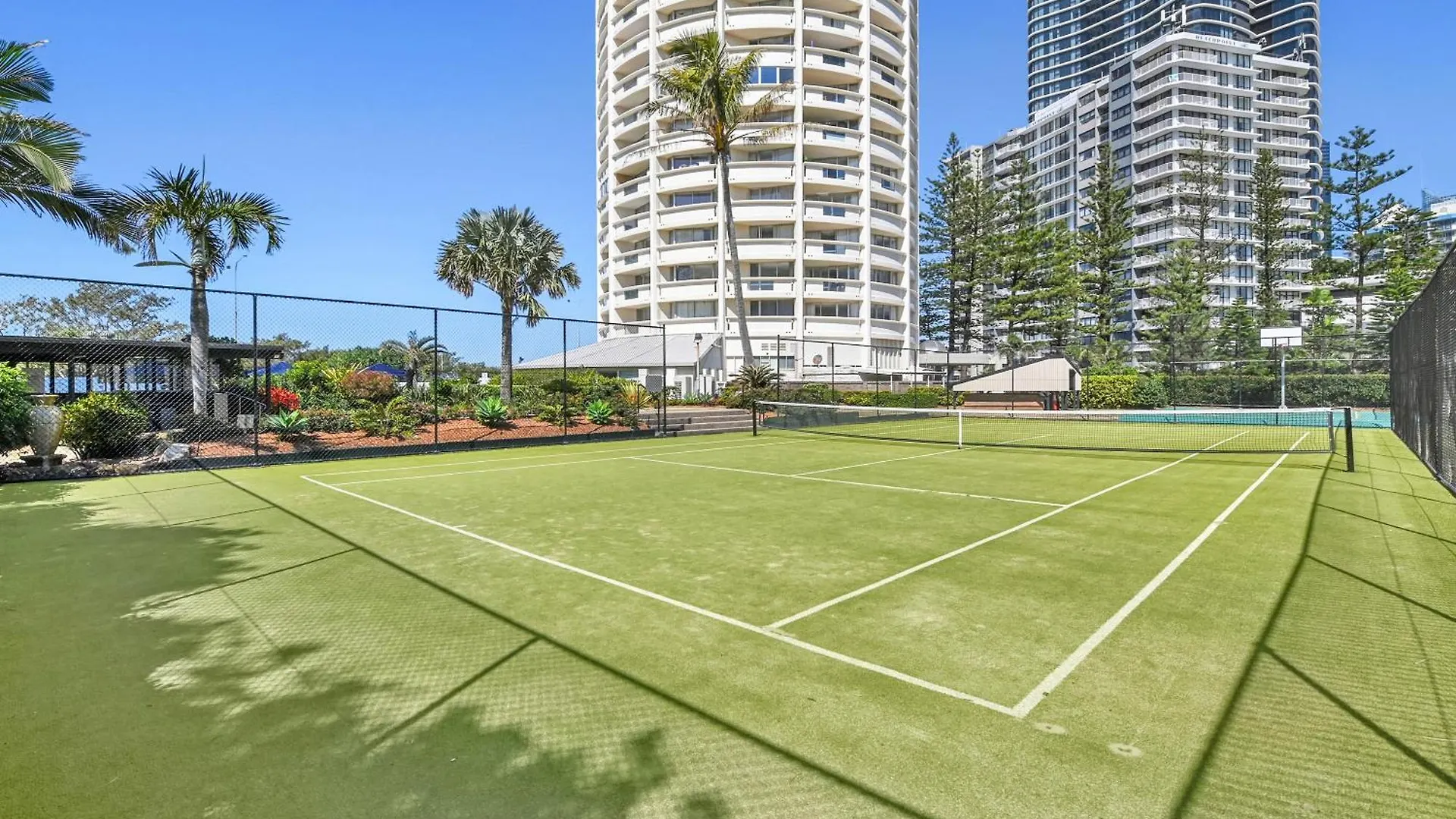 Breathtaking Ocean View & Beachside 3 Bedrooms Apartment Gold Coast Australia