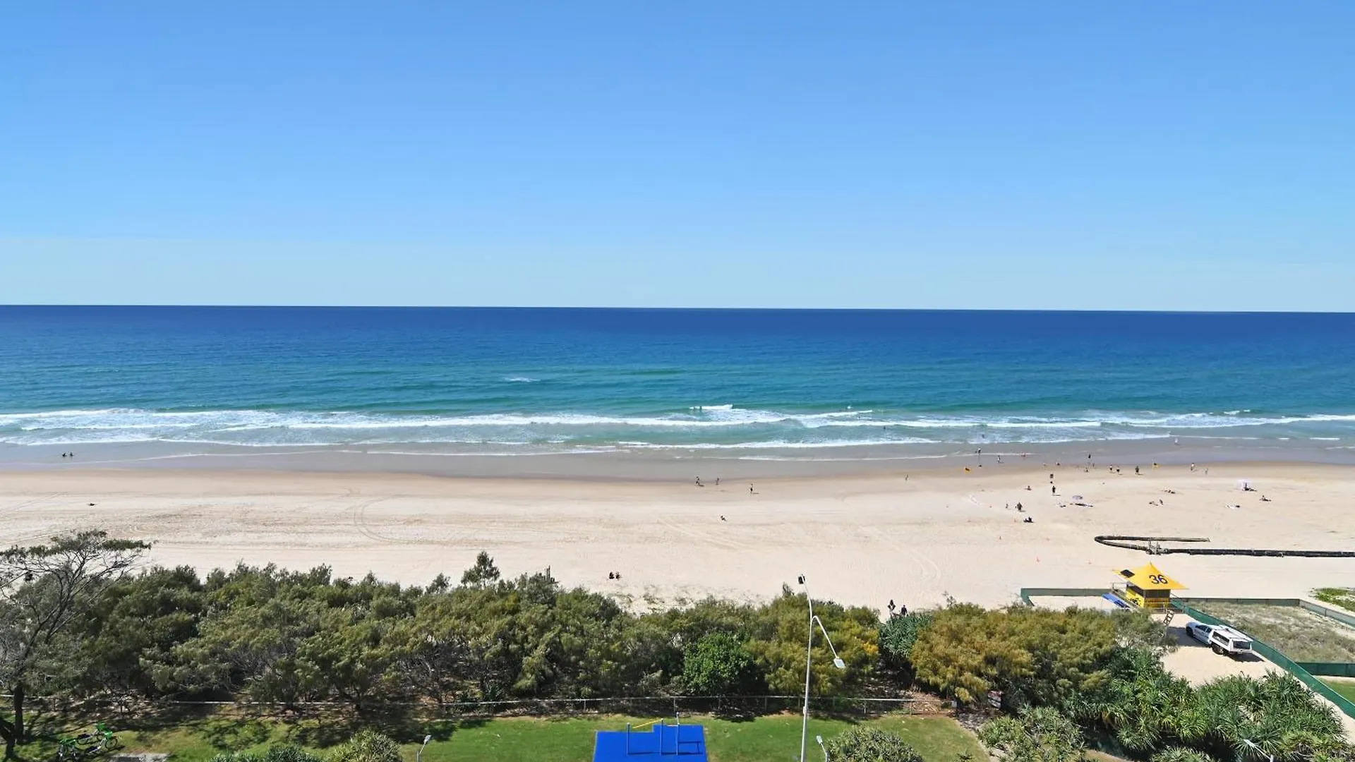 Breathtaking Ocean View & Beachside 3 Bedrooms Apartment Gold Coast