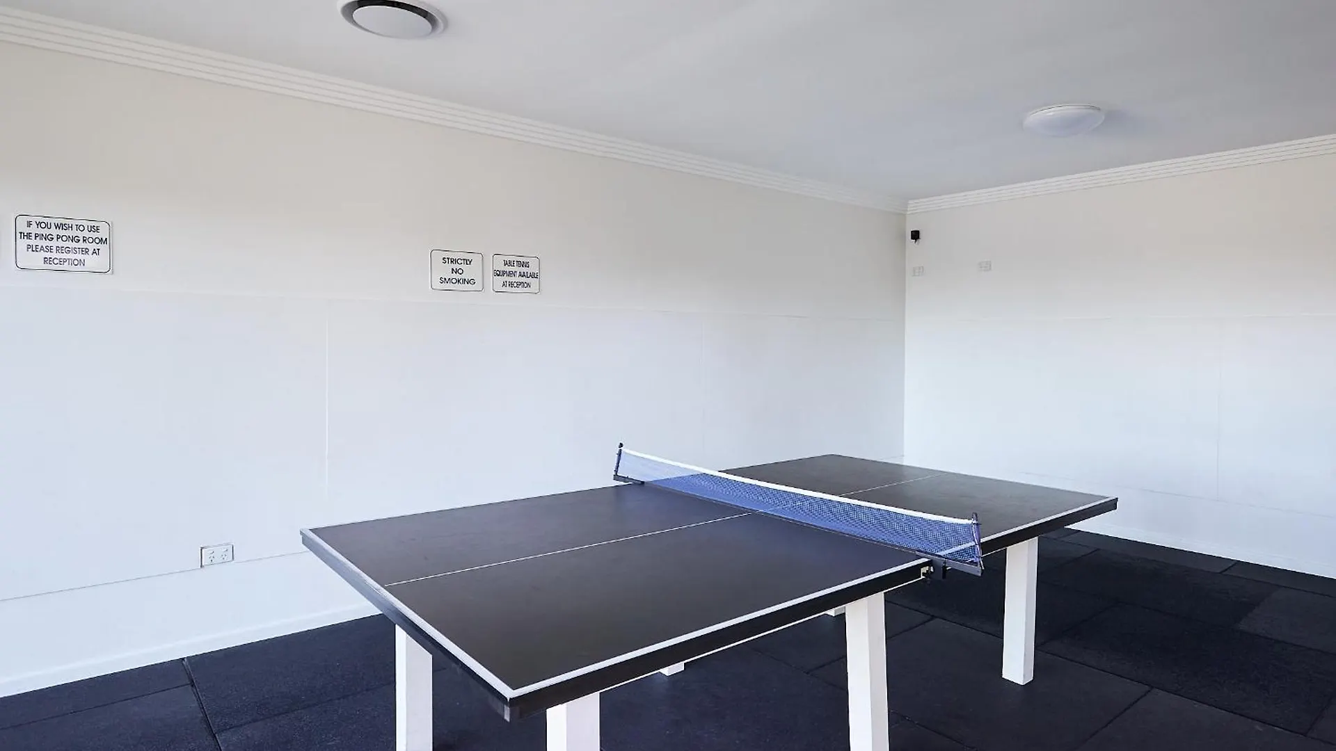 Breathtaking Ocean View & Beachside 3 Bedrooms Apartment Gold Coast 0*,  Australia