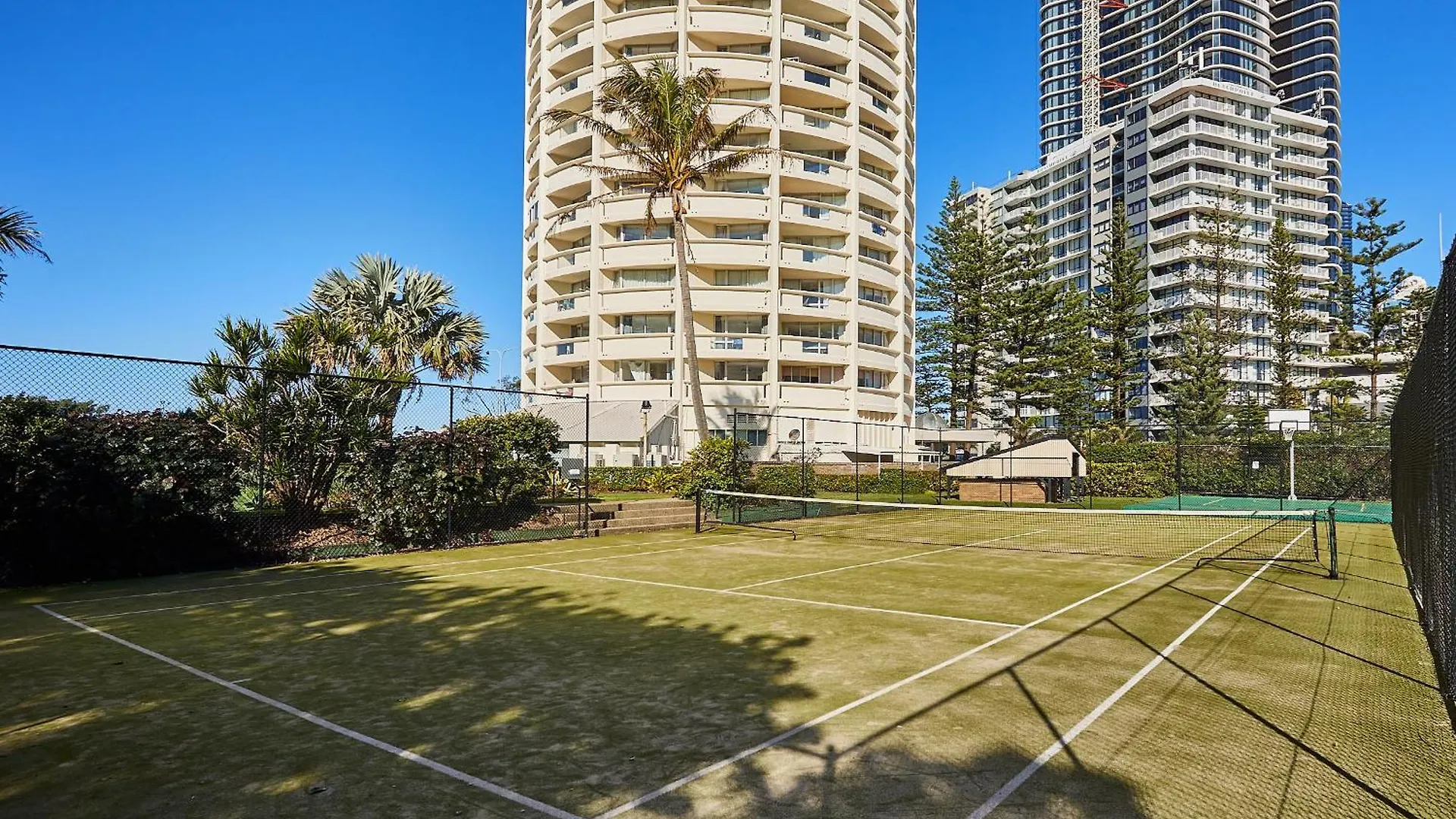 Breathtaking Ocean View & Beachside 3 Bedrooms Apartment Gold Coast