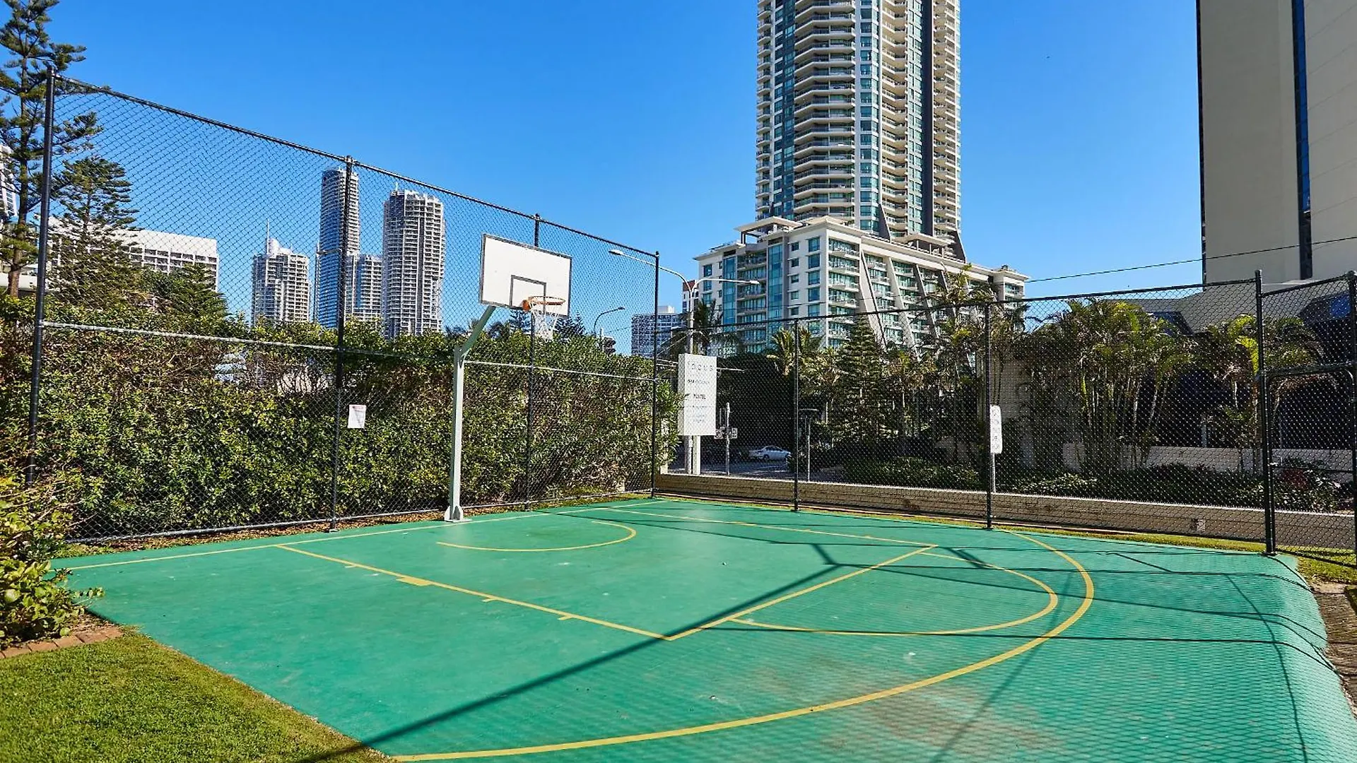 Breathtaking Ocean View & Beachside 3 Bedrooms Apartment Gold Coast Australia